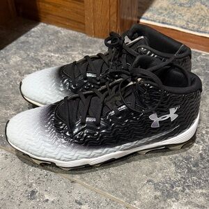 EUC Under Armour Football Cleats